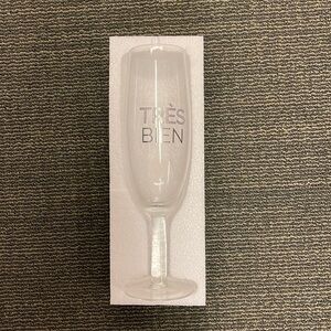 NEW IN BOX XL Prosecco Wine Glass with "Tres Bien" on it - Great Home Decor